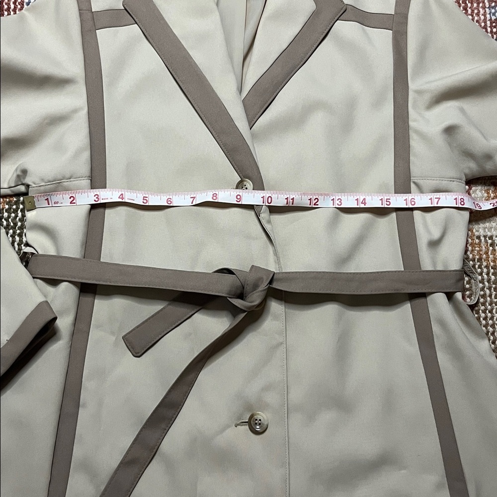 Vintage Bonders Women’s Cream and Tan Trench Coat size 10 - Picture 5 of 9